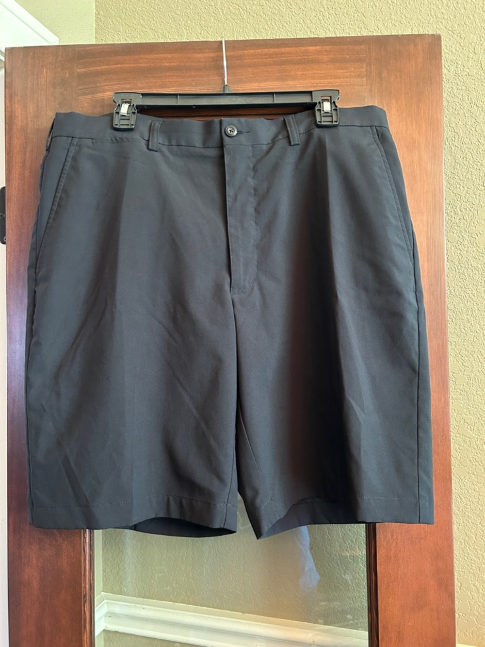 Men's PGA TOUR Black Shorts - Clean Tailored Size 36 Style #187
